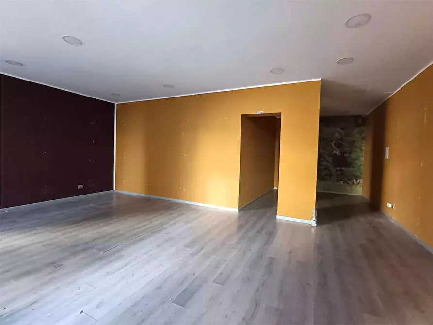 Immagine 4 di Negozio in affitto  a Siracusa