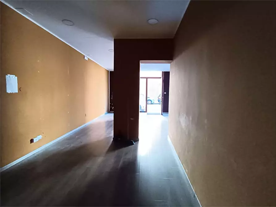 Immagine 5 di Negozio in affitto  a Siracusa