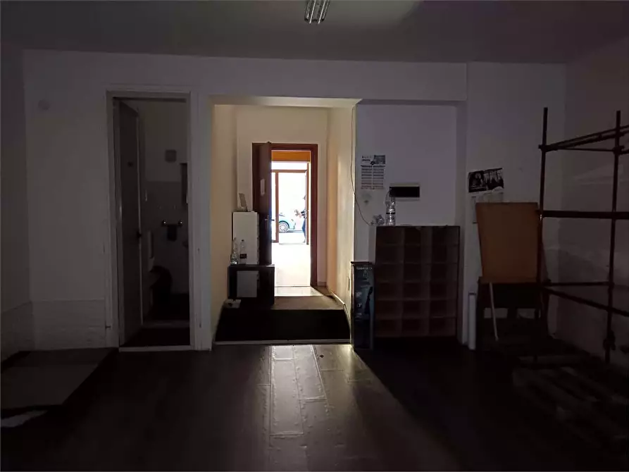 Immagine 9 di Negozio in affitto  a Siracusa