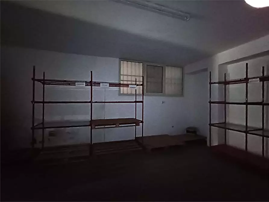 Immagine 10 di Negozio in affitto  a Siracusa