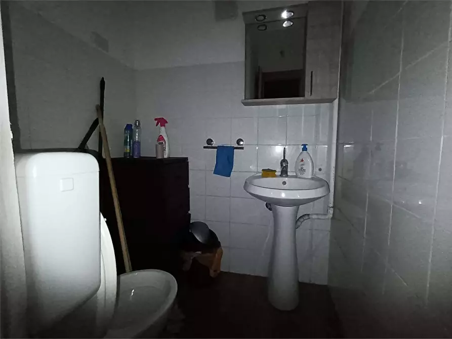 Immagine 12 di Negozio in affitto  a Siracusa