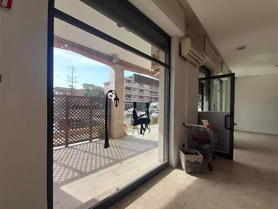 Immagine 1 di Negozio in vendita  a Siracusa