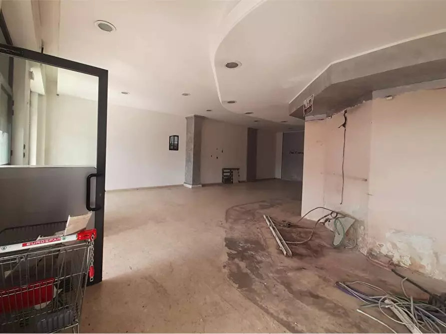 Immagine 6 di Negozio in vendita  a Siracusa