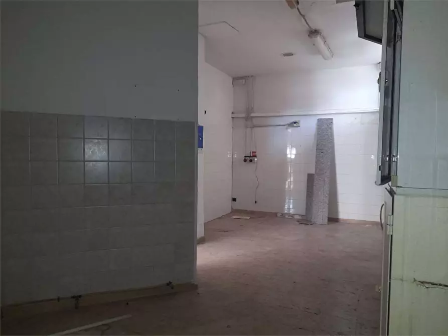 Immagine 16 di Negozio in vendita  a Siracusa