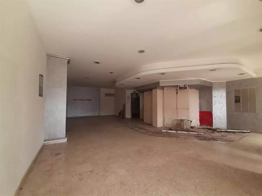 Immagine 1 di Negozio in vendita  in viale teracati 1 a Siracusa