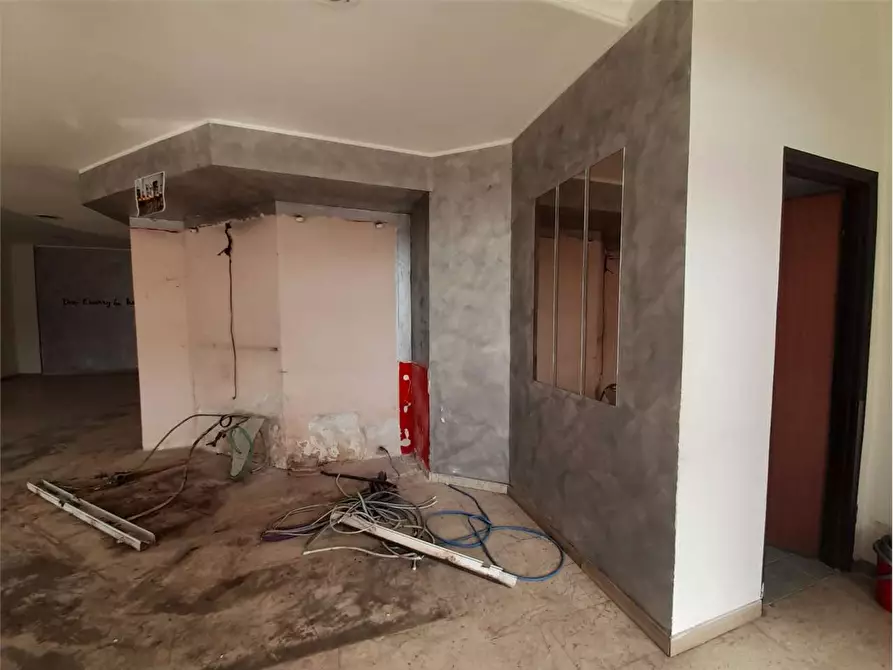 Immagine 3 di Negozio in vendita  in viale teracati 1 a Siracusa