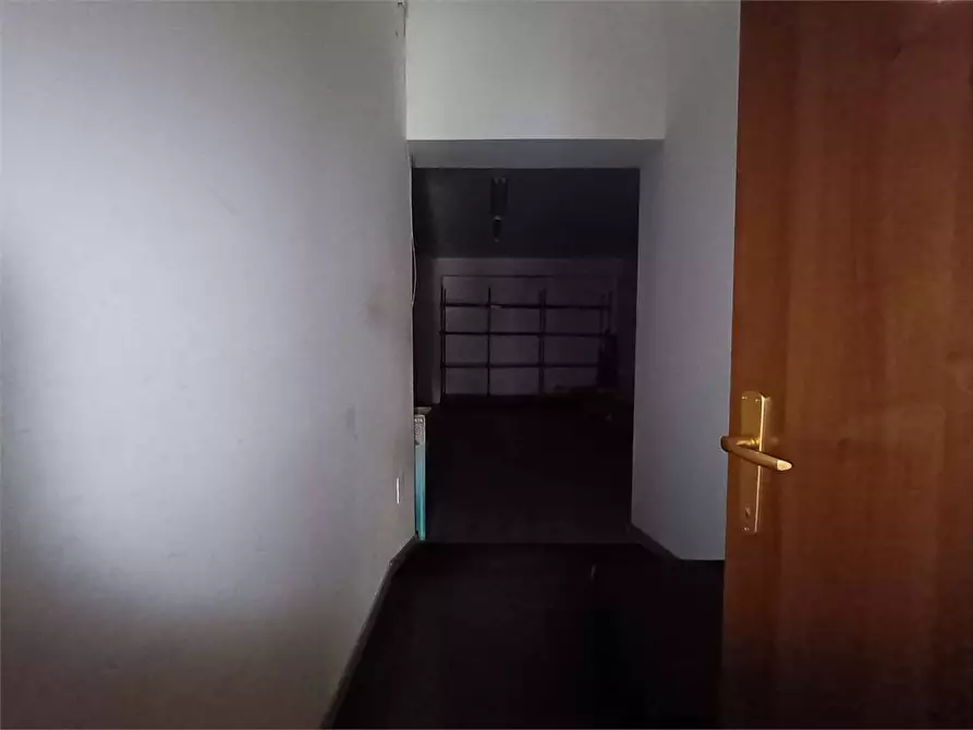 Immagine 4 di Negozio in affitto  in via aristofane 1 a Siracusa