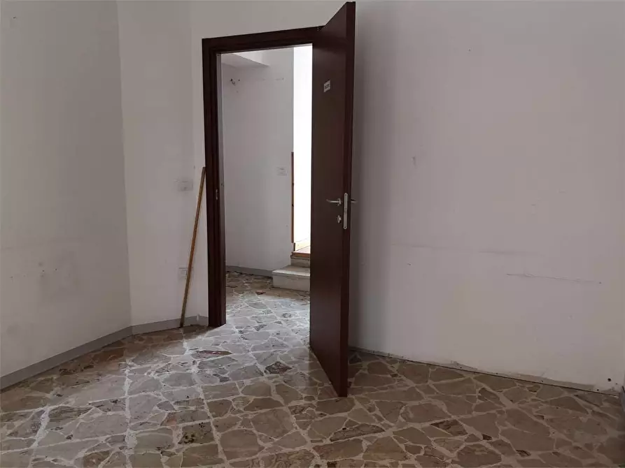 Immagine 5 di Negozio in affitto  in via costanza bruno 1 a Siracusa