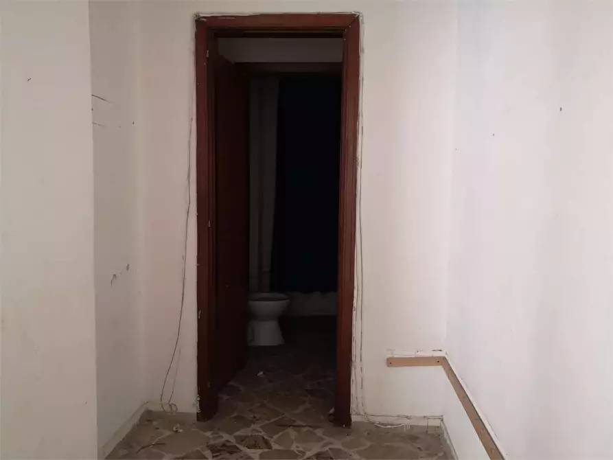 Immagine 9 di Negozio in affitto  in via costanza bruno 1 a Siracusa