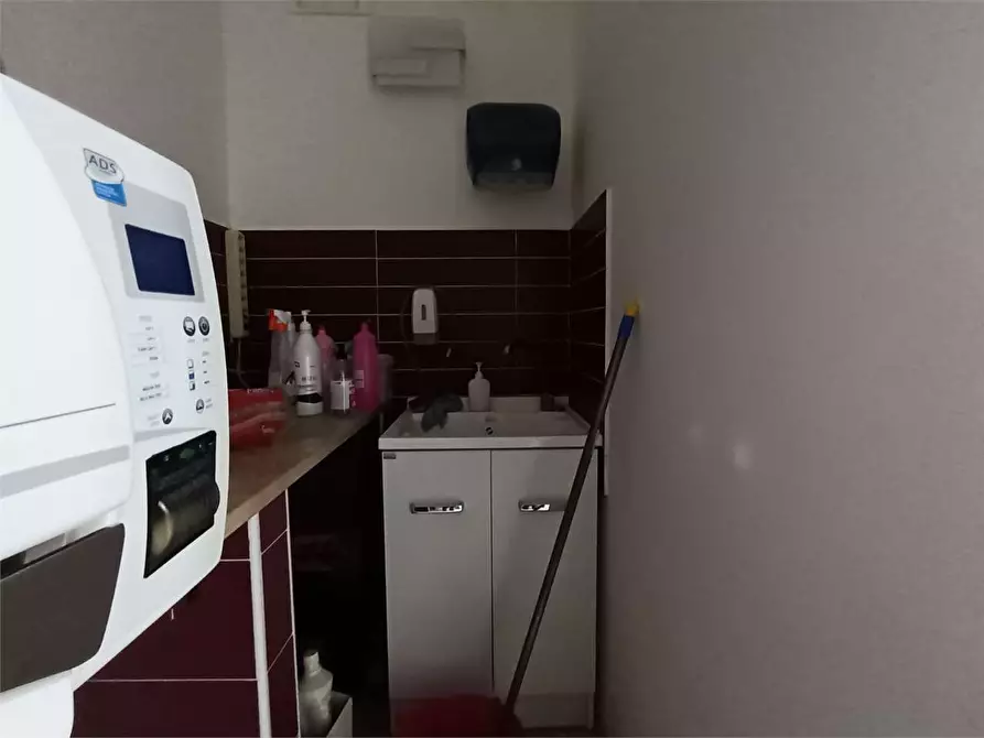 Immagine 12 di Ufficio in affitto  a Siracusa