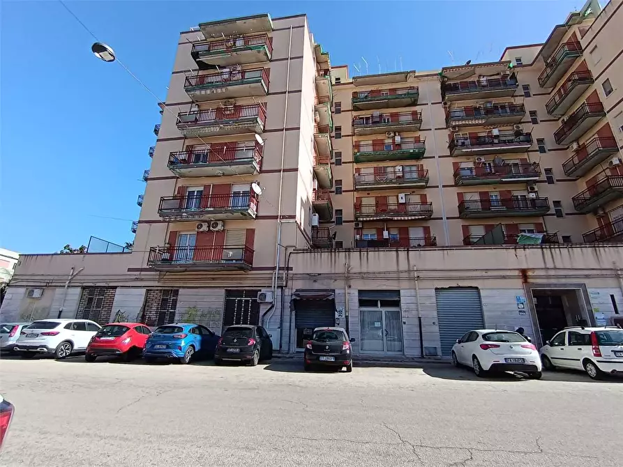 Immagine 1 di Negozio in vendita  a Siracusa