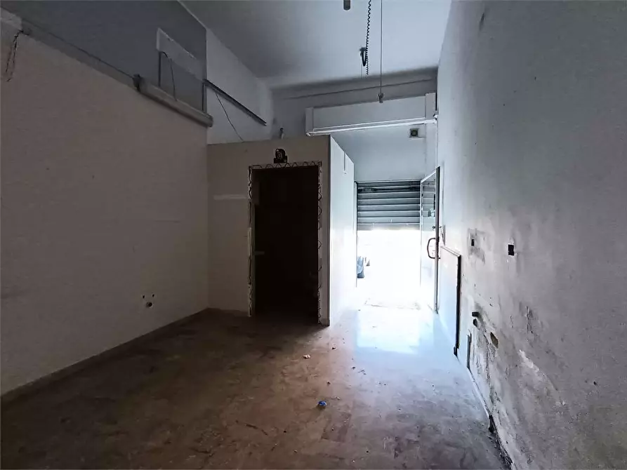 Immagine 6 di Negozio in vendita  a Siracusa