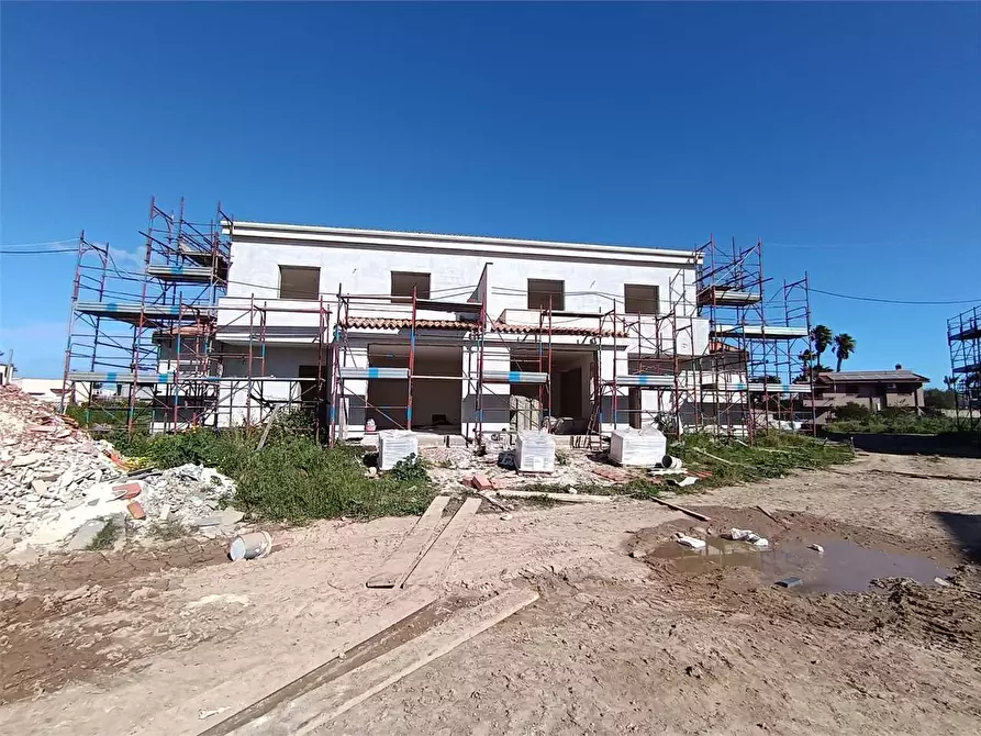 Immagine 6 di Villa in vendita  a Siracusa