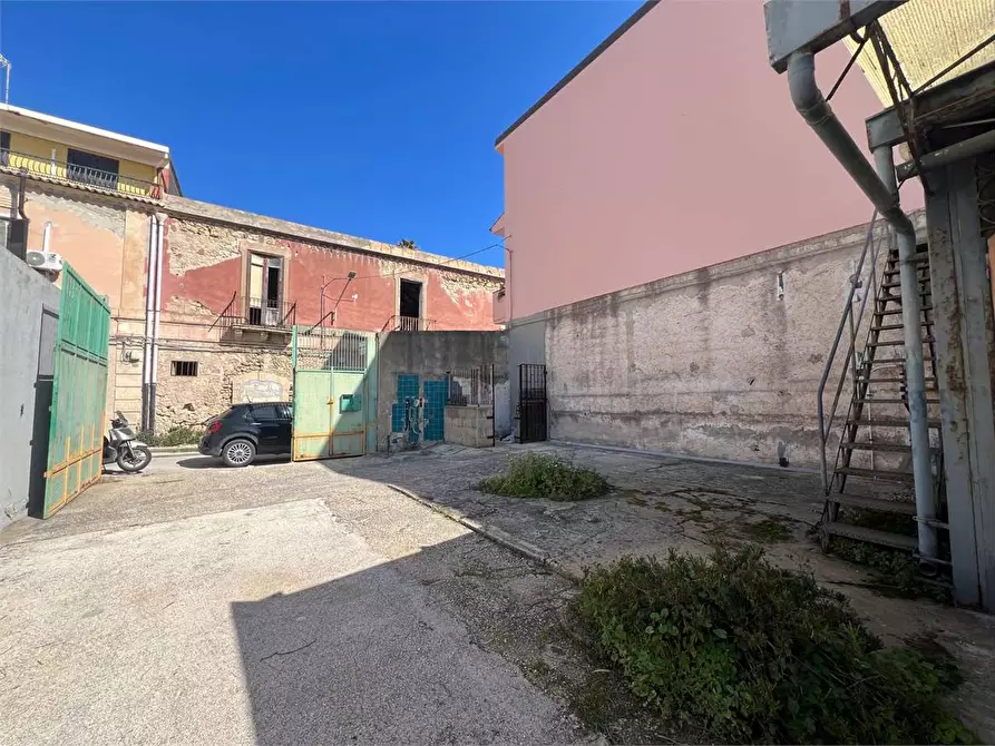 Immagine 2 di Laboratorio in vendita  a Siracusa