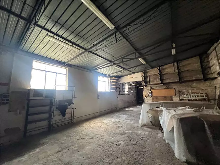 Immagine 23 di Laboratorio in vendita  a Siracusa