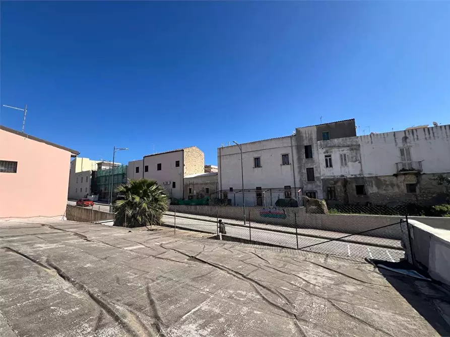 Immagine 31 di Laboratorio in vendita  a Siracusa