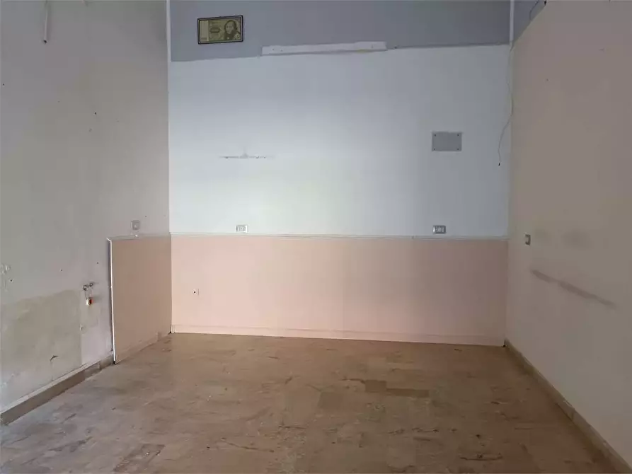 Immagine 7 di Negozio in vendita  in via mascalucia 1 a Siracusa