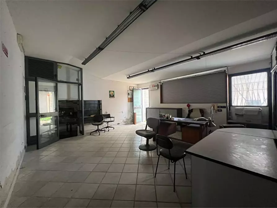 Immagine 3 di Laboratorio in vendita  in via bologna 1 a Siracusa