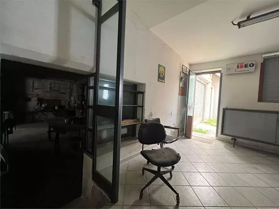 Immagine 8 di Laboratorio in vendita  in via bologna 1 a Siracusa