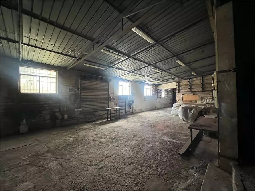 Immagine 11 di Laboratorio in vendita  in via bologna 1 a Siracusa