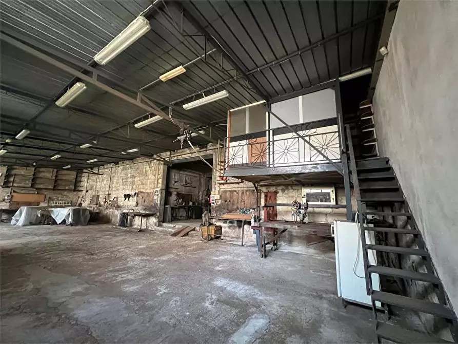 Immagine 12 di Laboratorio in vendita  in via bologna 1 a Siracusa