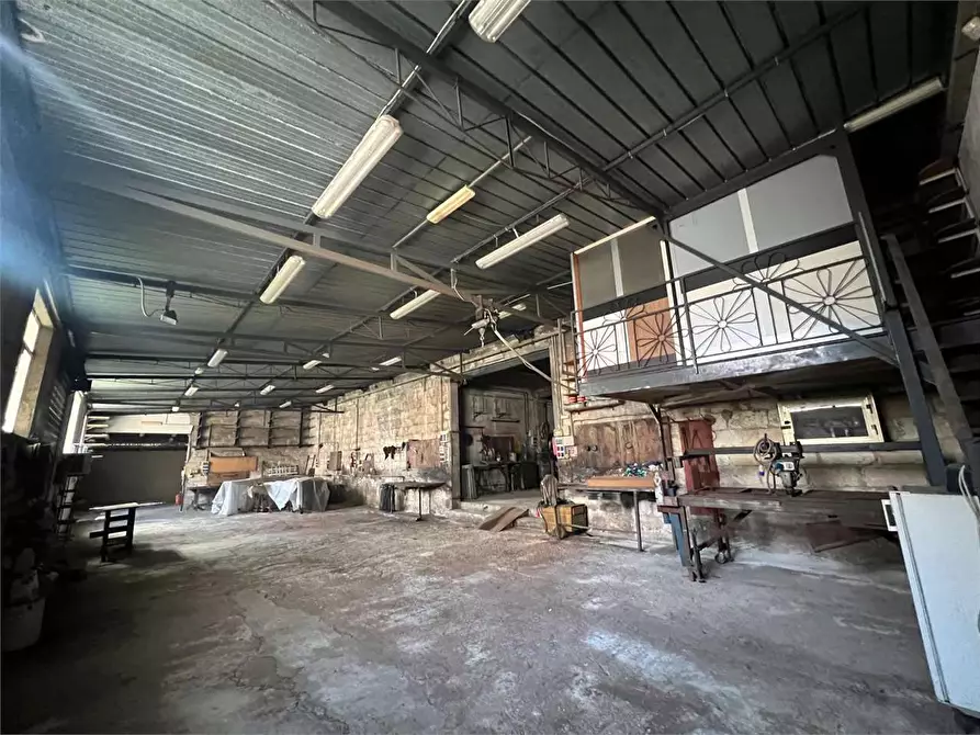 Immagine 13 di Laboratorio in vendita  in via bologna 1 a Siracusa