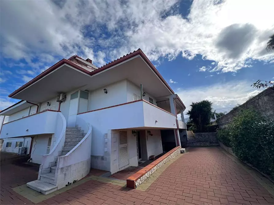 Immagine 1 di Villa in vendita  a Siracusa