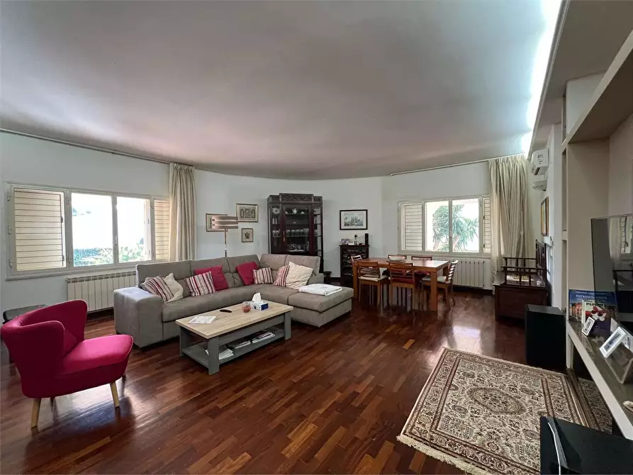 Immagine 11 di Villa in vendita  a Siracusa