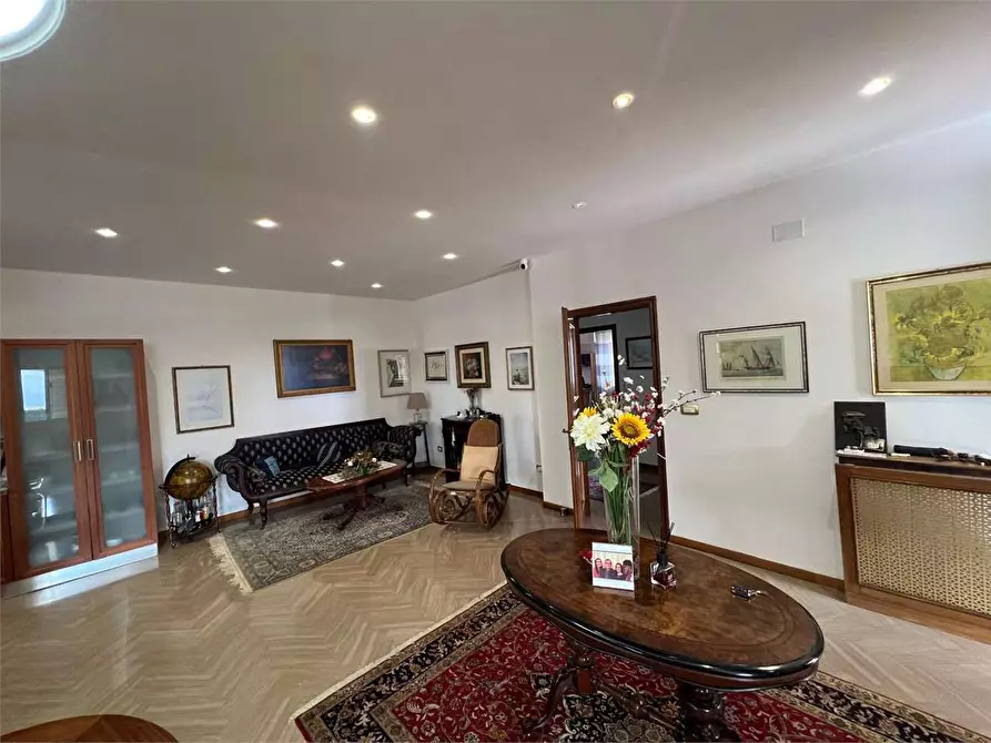 Immagine 13 di Villa in vendita  a Siracusa