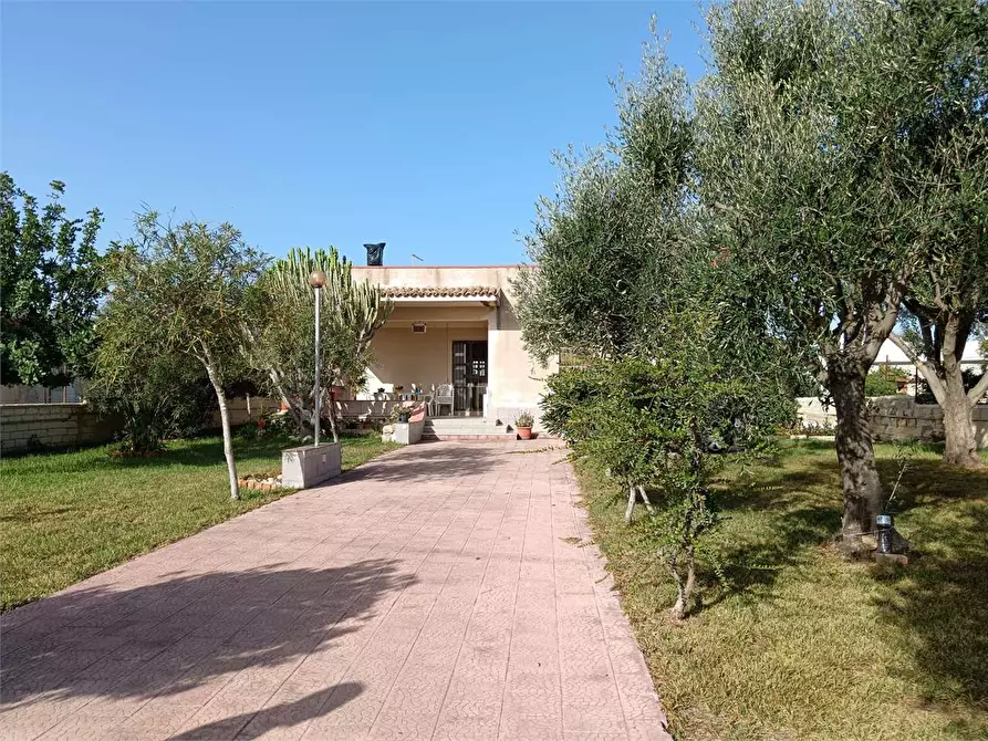 Immagine 3 di Villa in vendita  a Siracusa