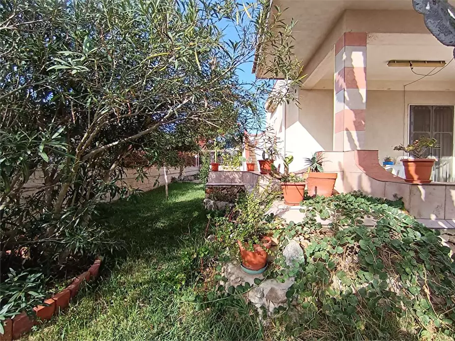 Immagine 9 di Villa in vendita  a Siracusa