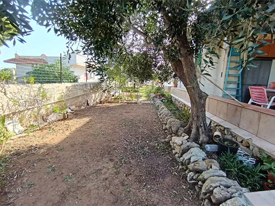 Immagine 18 di Villa in vendita  a Siracusa