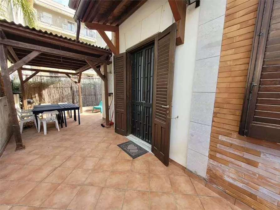 Immagine 12 di Villa in vendita  a Siracusa