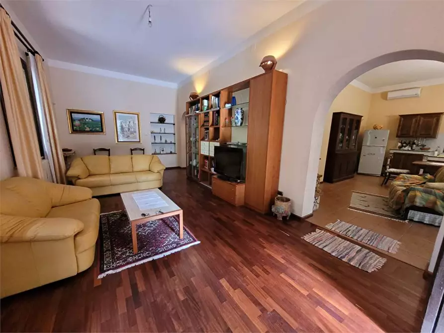 Immagine 15 di Villa in vendita  a Siracusa