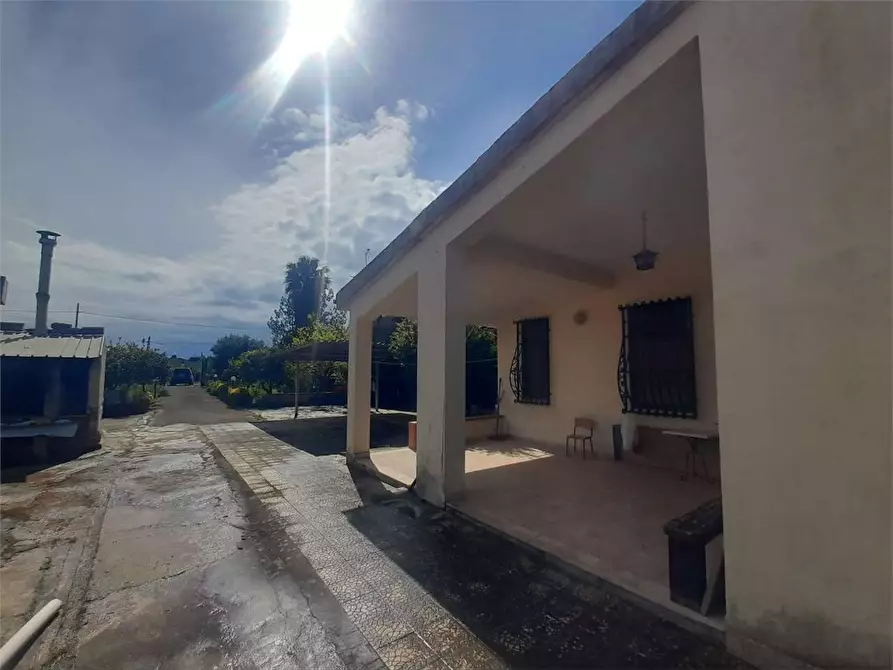 Immagine 12 di Villa in vendita  a Siracusa