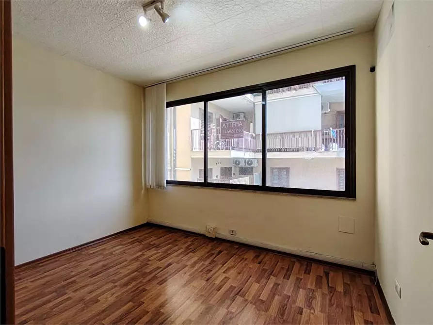 Immagine 16 di Ufficio in affitto  a Siracusa