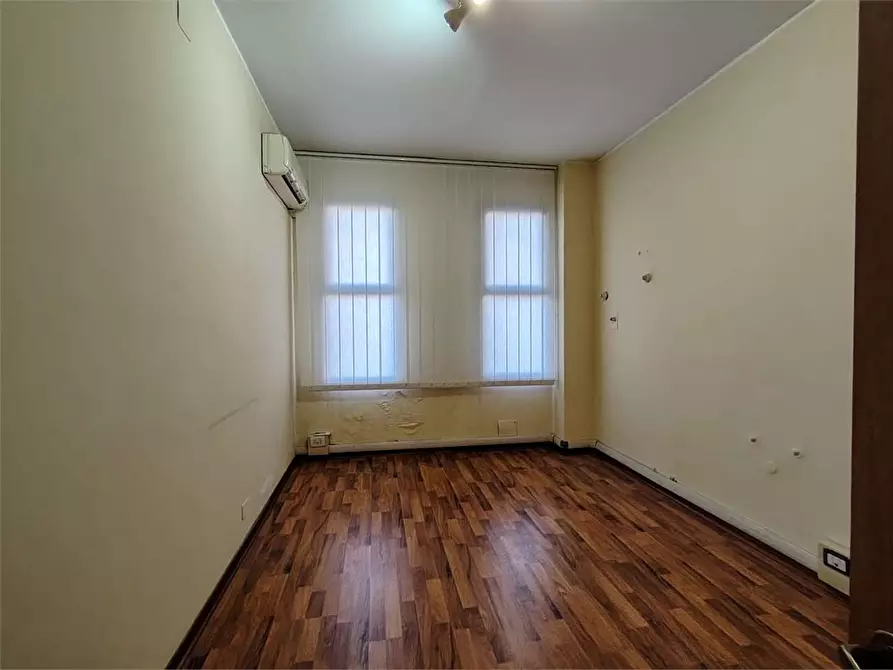 Immagine 20 di Ufficio in affitto  a Siracusa