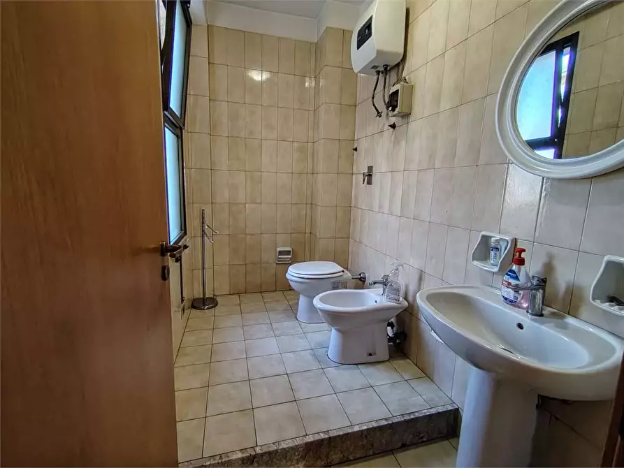 Immagine 22 di Ufficio in affitto  a Siracusa