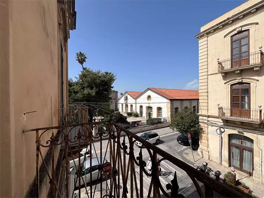 Immagine 2 di Appartamento in vendita  in via nino bixio 1 a Siracusa
