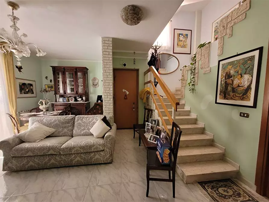Immagine 1 di Villa in vendita  in via ferla 1 a Siracusa