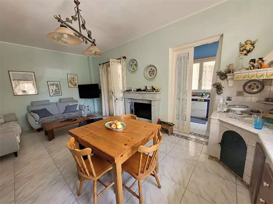 Immagine 9 di Villa in vendita  in via ferla 1 a Siracusa