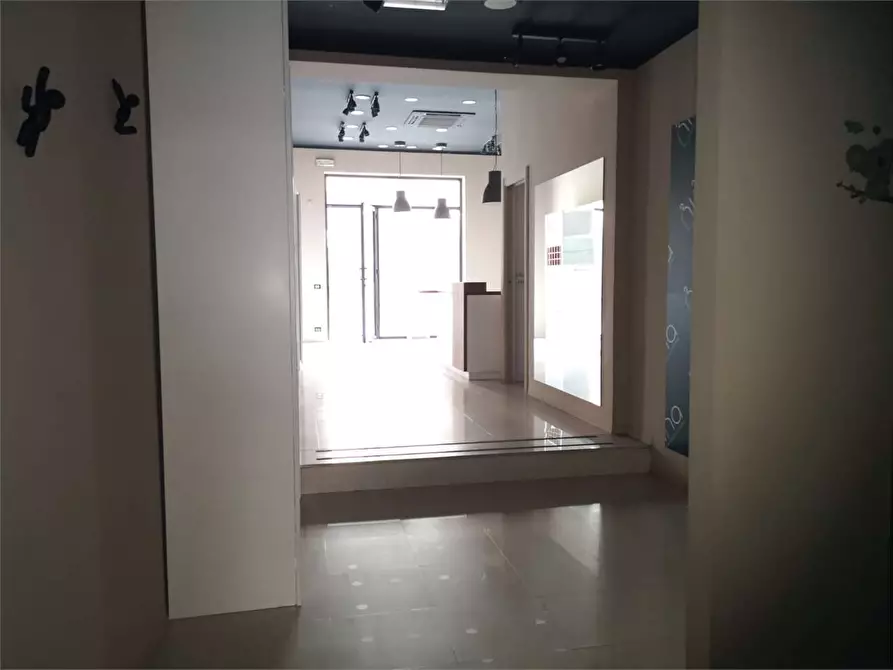 Immagine 1 di Negozio in affitto  in via tirso 1 a Siracusa