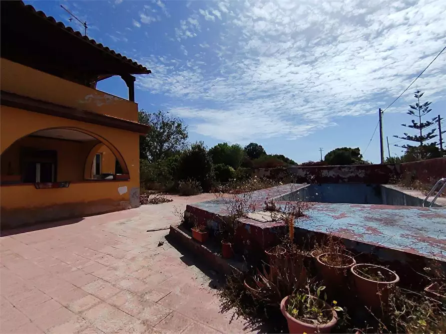 Immagine 4 di Villa in vendita  a Siracusa