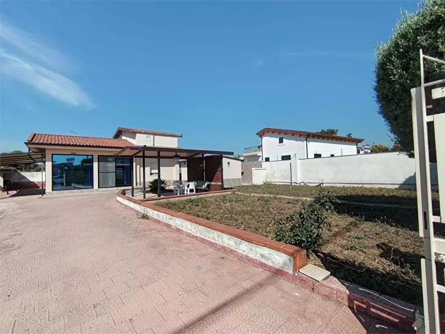 Immagine 2 di Villa in vendita  a Siracusa