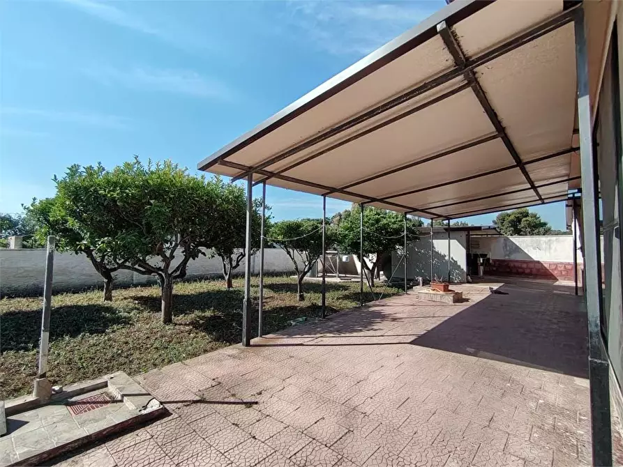 Immagine 4 di Villa in vendita  a Siracusa