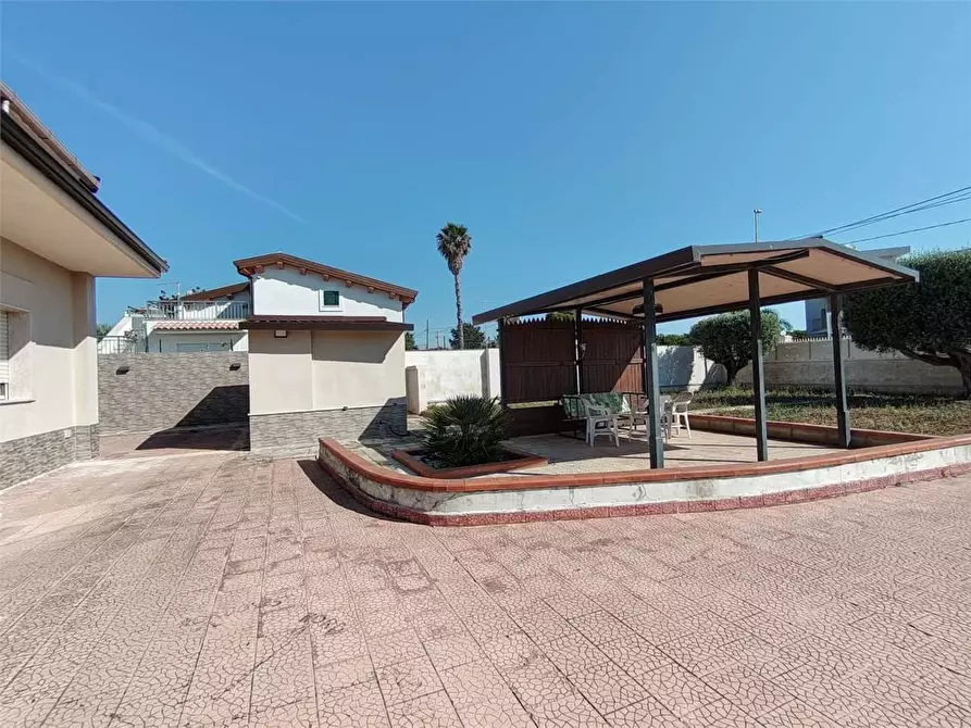 Immagine 10 di Villa in vendita  a Siracusa