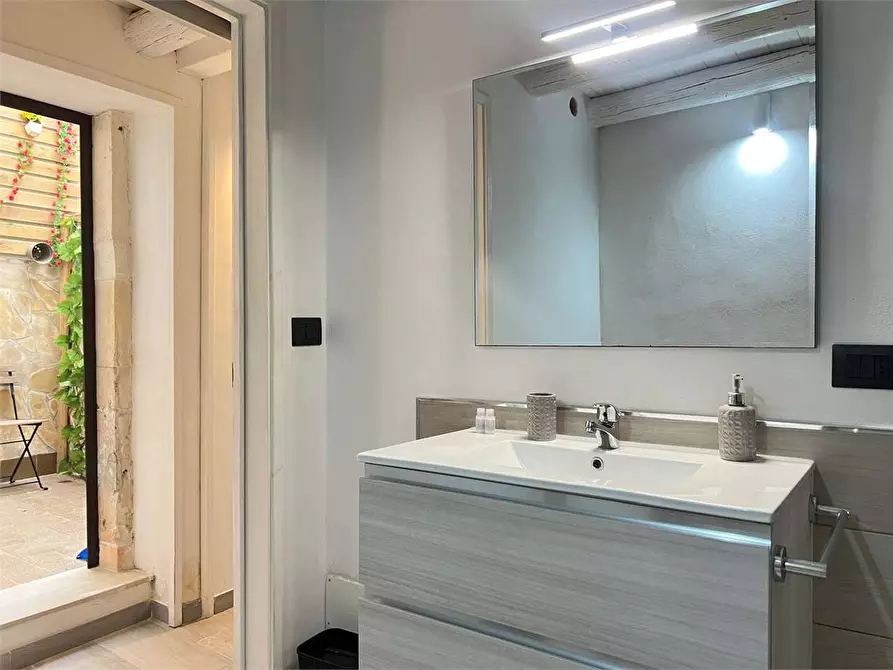 Immagine 22 di Casa indipendente in vendita  a Siracusa
