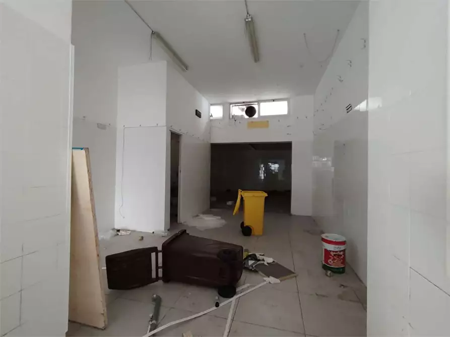 Immagine 3 di Negozio in affitto  a Siracusa