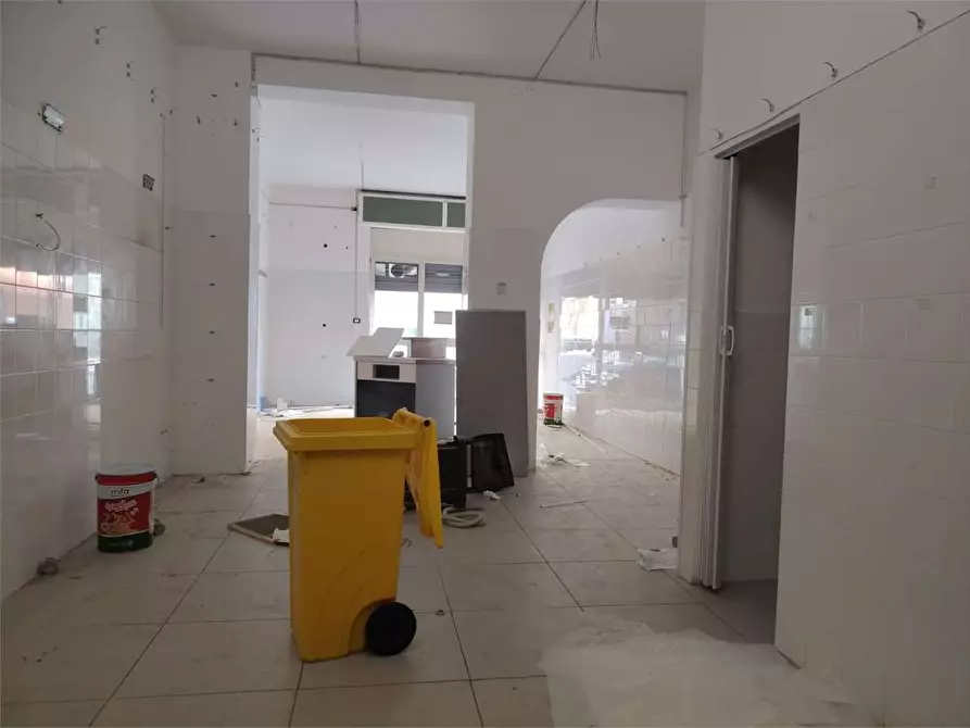 Immagine 9 di Negozio in affitto  a Siracusa