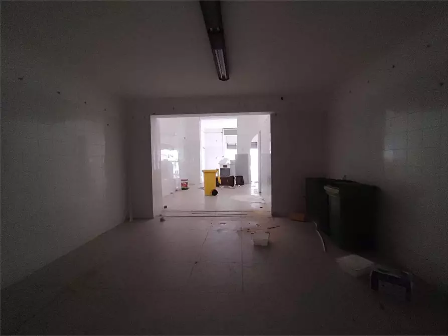 Immagine 12 di Negozio in affitto  a Siracusa